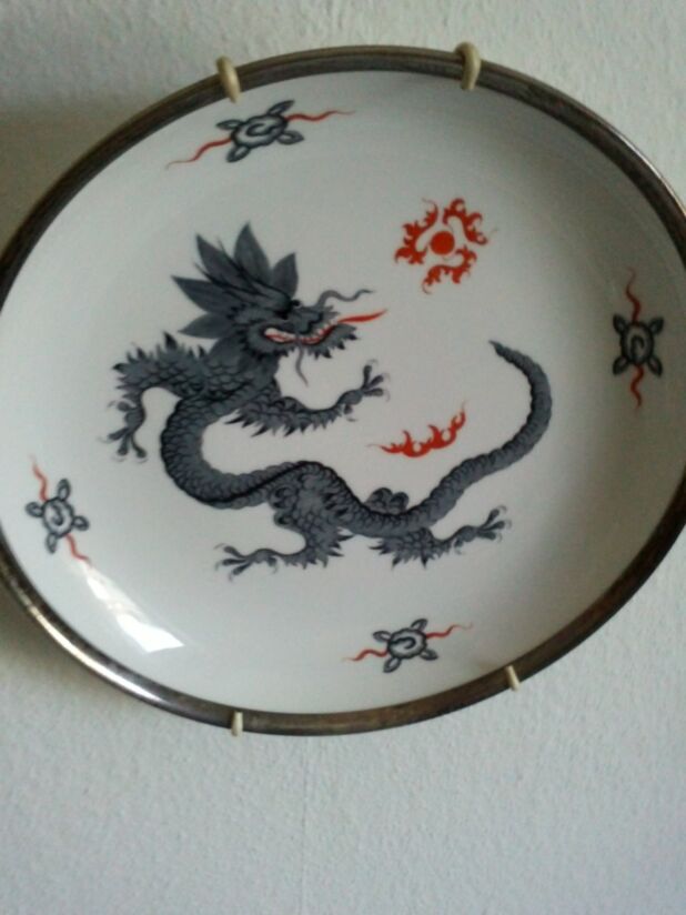 Meissenteller, Drachenmotiv mit silbernem Tellerrand (Nr: 00010)